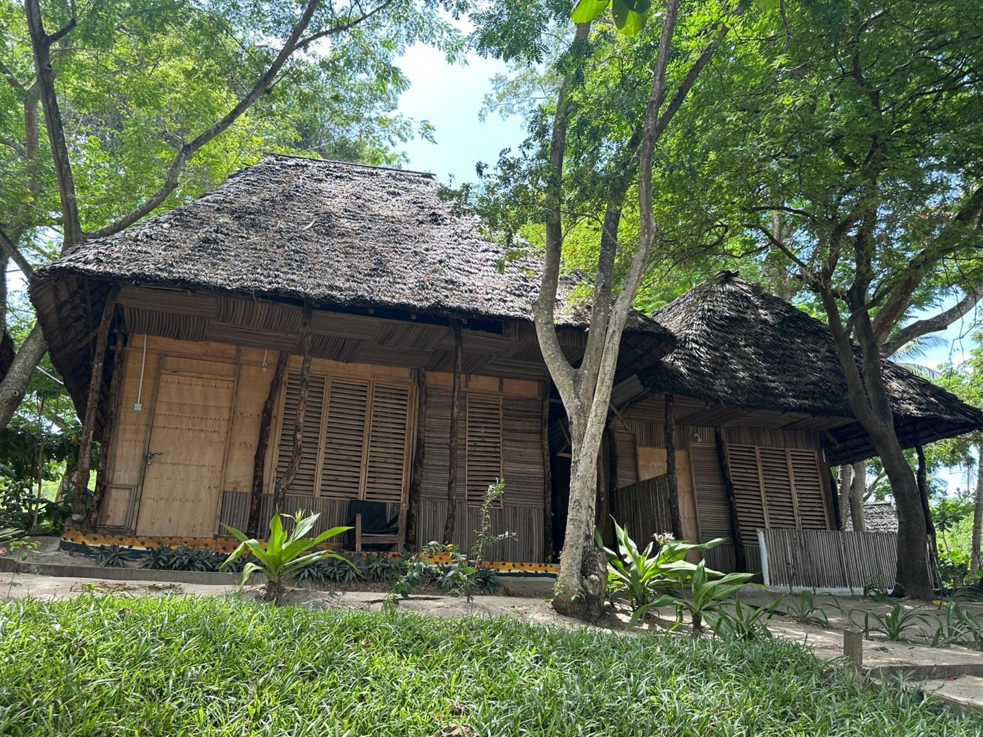 Maweni Beach Bungalows Kilindoni Exterior photo