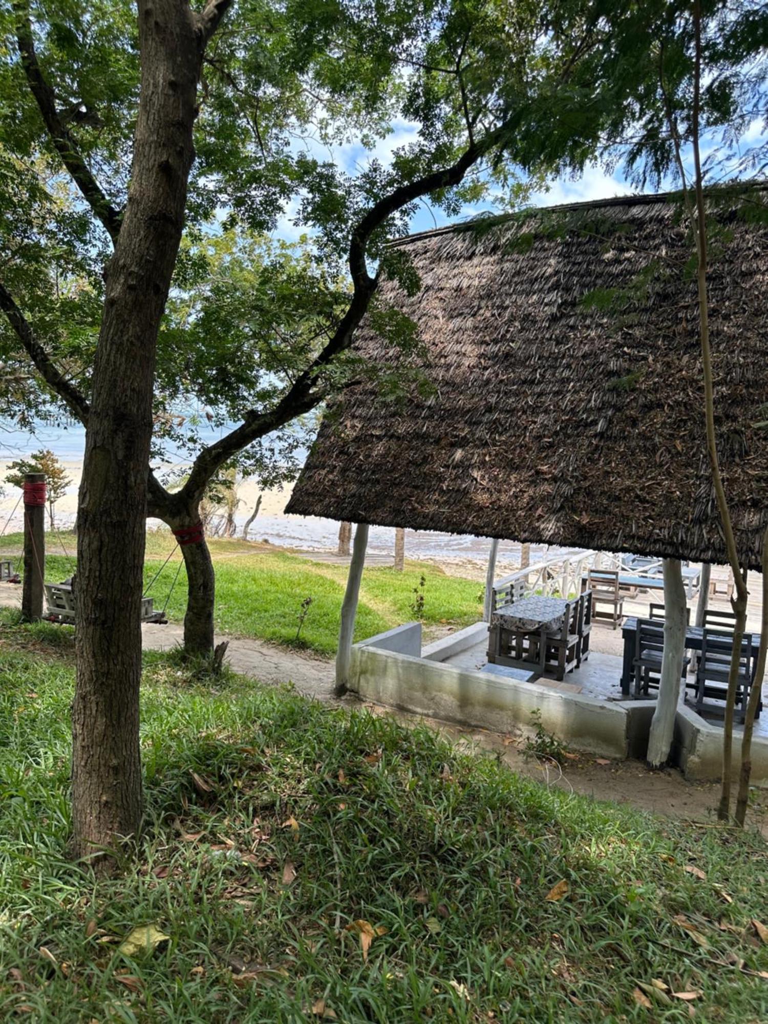 Maweni Beach Bungalows Kilindoni Exterior photo
